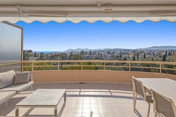 Luxury Apartment for sale in Le Cannet, 740 000 €, Photo 3