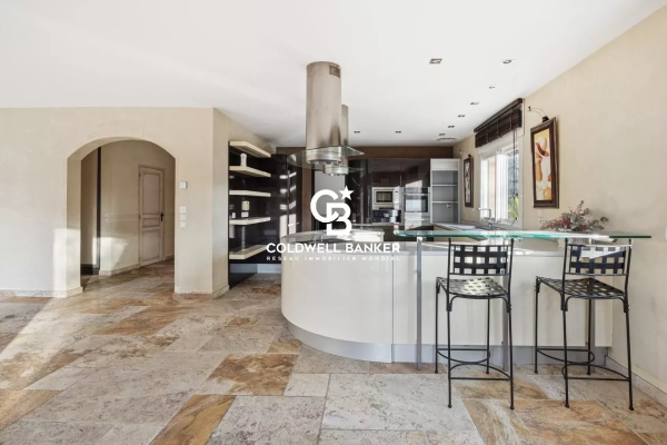 Maison de luxe à vendre à Roquefort-les-Pins, 2 150 000 €, Photo 6