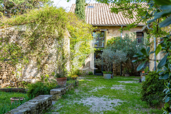 Maison de luxe à vendre à Sainte-Cécile-les-Vignes, 995 000 €, Photo 1