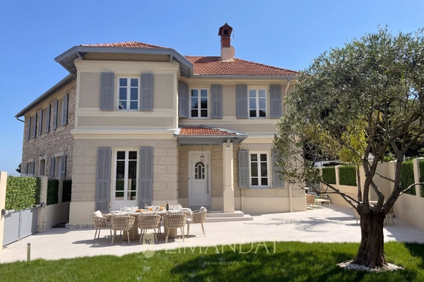 Maison de luxe à vendre à Roquebrune-Cap-Martin, 2 205 000 €, Photo 1
