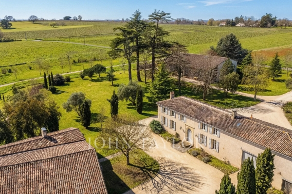 Luxury House for sale in Saint-Émilion, 910 000 €, Photo 1