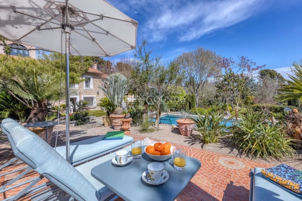 Luxury House for sale in Grasse, 1 850 000 €, Photo 1