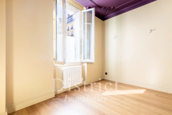 Luxury Apartment for sale in Paris 8ème, 390 000 €, Photo 3