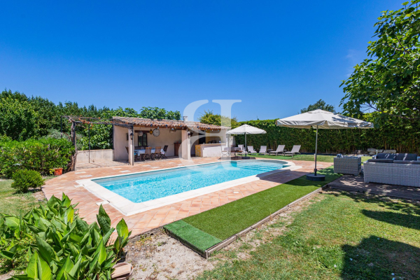 Maison de luxe à vendre à Cabannes, 795 000 €, Photo 1