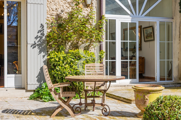 Maison de luxe à vendre à Carpentras, 650 000 €, Photo 1