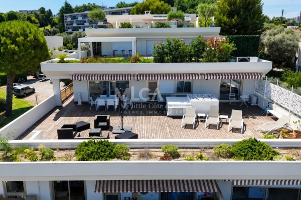 Luxury Apartment for sale in Antibes, 995 000 €, Photo 1