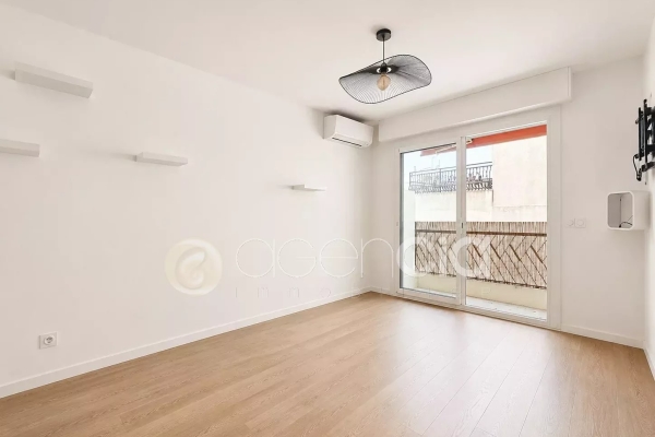 Luxury Apartment for sale in Cannes, 285 000 €, Photo 2