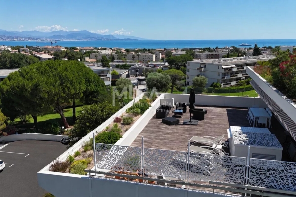 Luxury Apartment for sale in Antibes, 995 000 €, Photo 2
