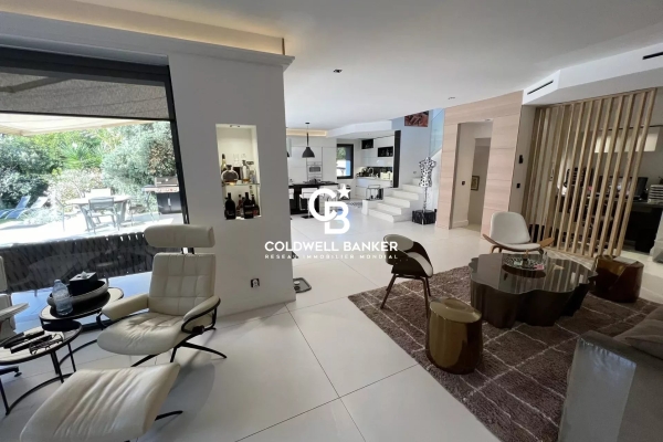 Maison de luxe à vendre à Antibes, 2 500 000 €, Photo 5
