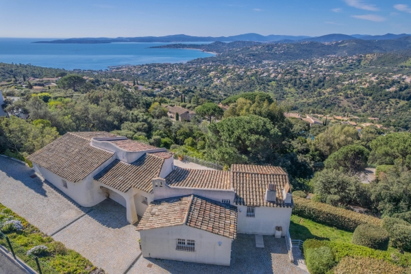 Maison de luxe à vendre à Les Issambres, 1 998 000 €, Photo 1