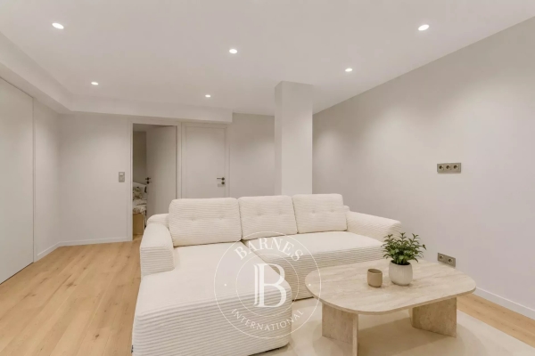 Luxury Apartment for sale in Saint-Tropez, 630 000 €, Photo 2