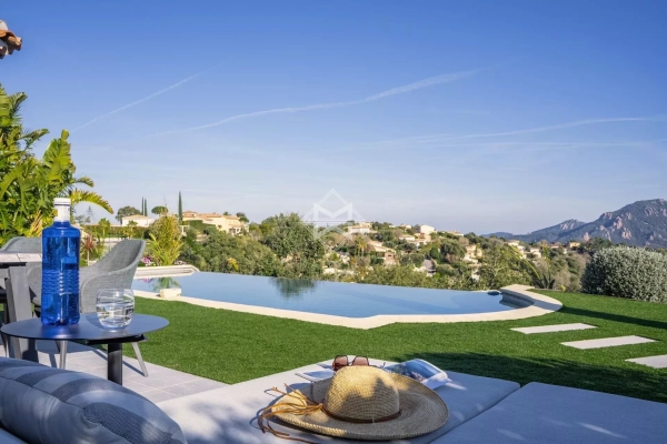 Luxury House for sale in Les Adrets de l'Esterel, 1 950 000 €, Photo 2
