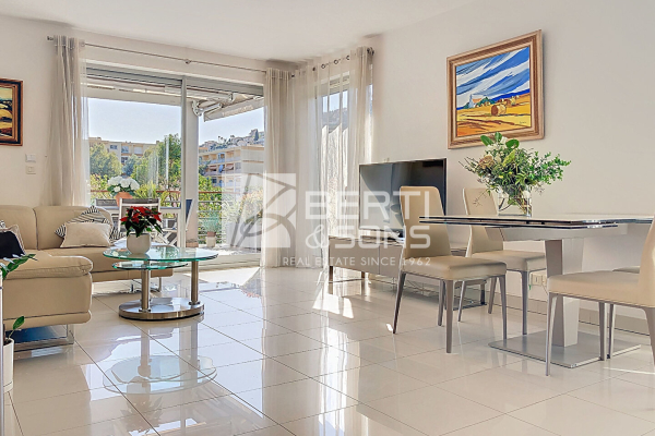Appartement de luxe à vendre à Mandelieu-la-Napoule, 449 000 €, Photo 1