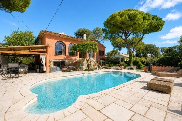 Luxury House for sale in Mougins, 1 350 000 €, Photo 1