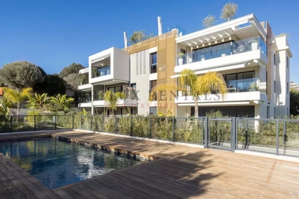 Luxury Apartment for sale in Antibes, 1 065 000 €, Photo 1