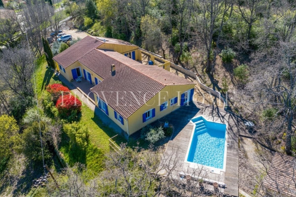 Maison de luxe à vendre à Apt, 636 000 €, Photo 1