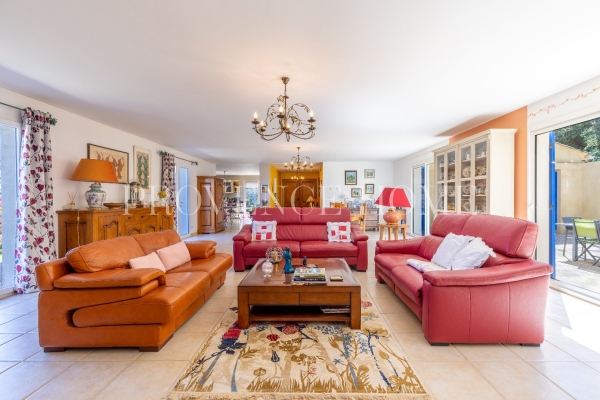 Luxury House for sale in Apt, 636 000 €, Photo 5