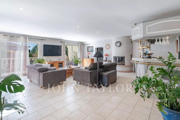 Maison de luxe à vendre à Les Adrets de l'Esterel, 950 000 €, Photo 7