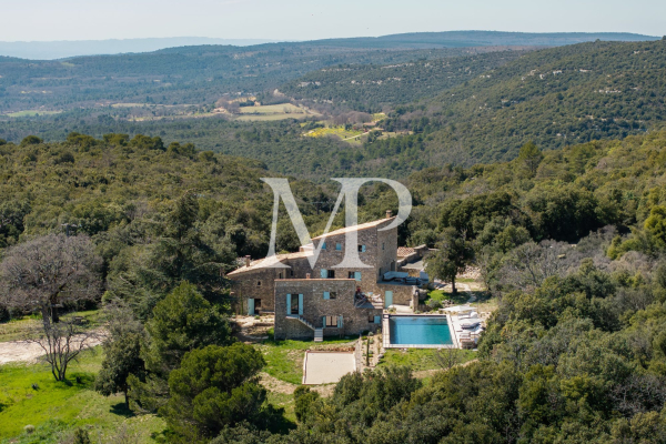 Maison de luxe à louer à Gordes, 5 375 €, Photo 1