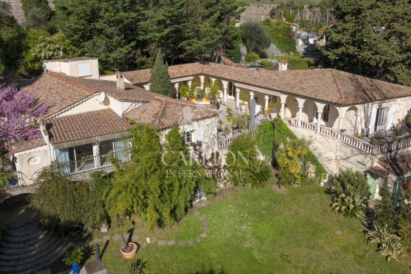 Luxury House for sale in Grasse, 1 620 000 €, Photo 1