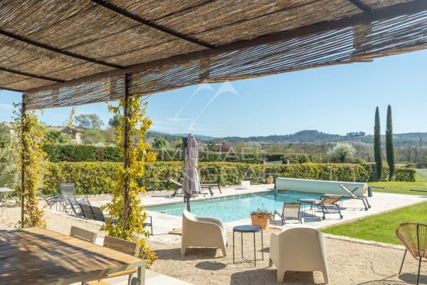 Maison de luxe à vendre à Roussillon, 770 000 €, Photo 1
