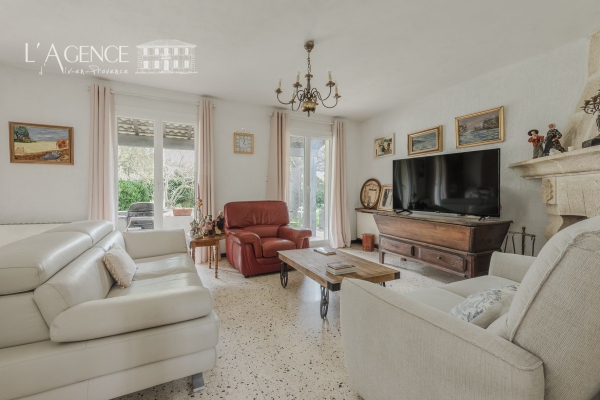 Maison de luxe à vendre à Aix-en-Provence, 695 000 €, Photo 3