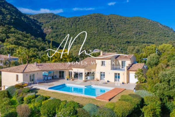 Maison de luxe à vendre à Cavalaire-sur-Mer, 2 590 000 €, Photo 2