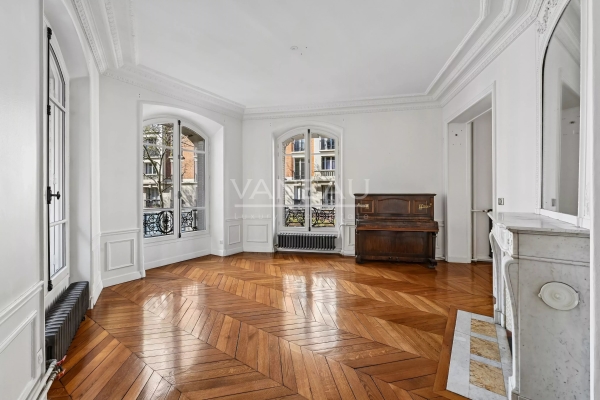 Luxury Apartment for sale in Paris 16Ème, 1 750 000 €, Photo 3