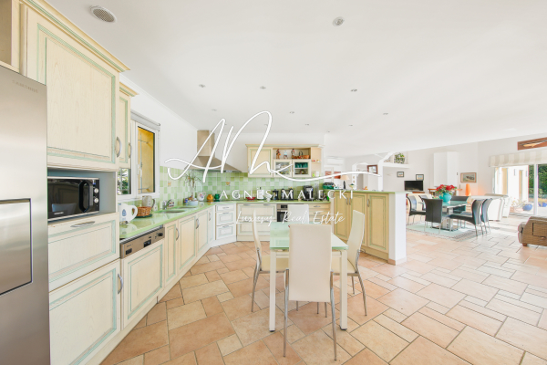 Maison de luxe à vendre à Cavalaire-sur-Mer, 2 590 000 €, Photo 5