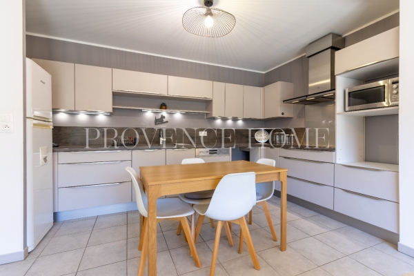 Appartement de luxe à vendre à Robion, 340 000 €, Photo 6