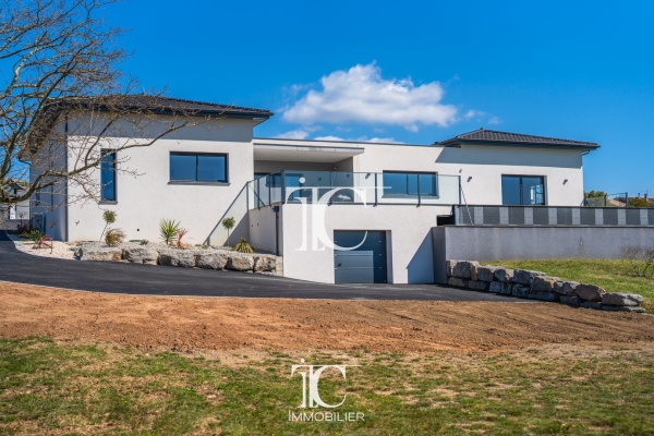 Maison de luxe à vendre à Vinezac, 790 000 €, Photo 1