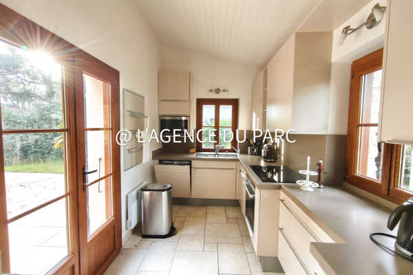 Maison de luxe à vendre à Saint-Georges-de-Didonne, 749 000 €, Photo 5