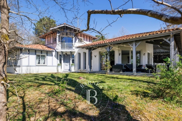 Luxury House for sale in Ascain, 1 099 000 €, Photo 1