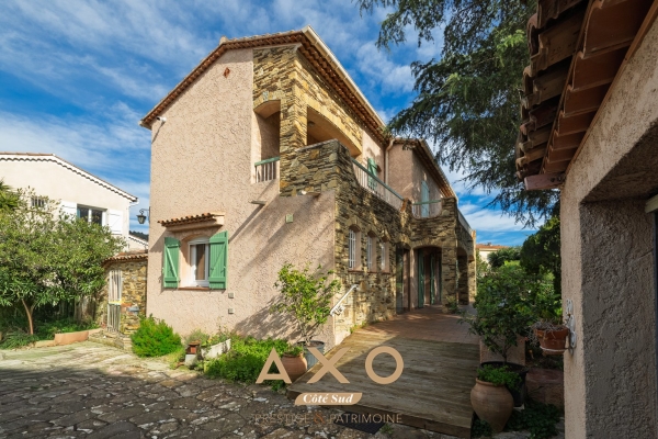 Maison de luxe à vendre à Ollioules, 699 000 €, Photo 1