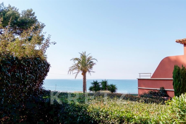Luxury Apartment for sale in Sanary-sur-Mer, 990 000 €, Photo 1