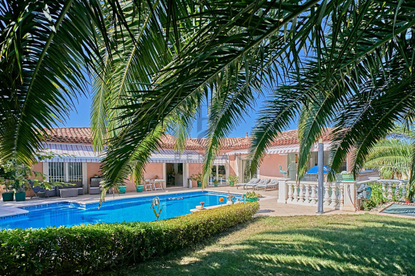 Maison de luxe à vendre à Saint-Raphaël, 1 370 000 €, Photo 2