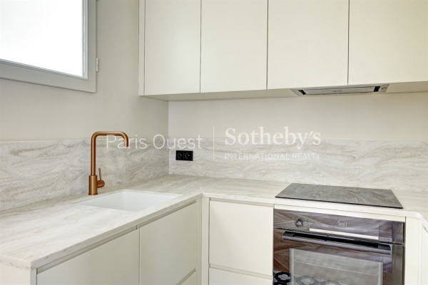 Luxury Apartment for sale in Paris 1Er, 1 049 000 €, Photo 5