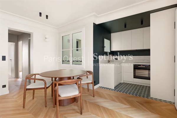 Luxury Apartment for sale in Paris 1Er, 1 049 000 €, Photo 6