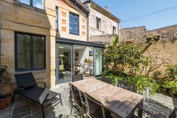 Luxury House for sale in Bordeaux, 950 000 €, Photo 1