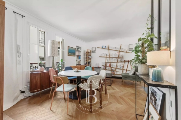 Luxury Apartment for sale in Paris 3Ème, 595 000 €, Photo 2
