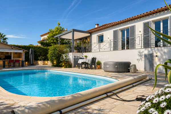 Maison de luxe à vendre à Saint-Raphaël, 1 070 000 €, Photo 1