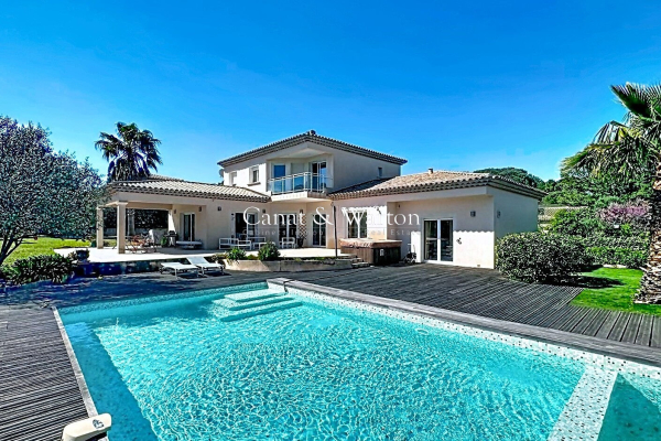 Maison de luxe à vendre à Saint-Raphaël, 1 285 000 €, Photo 1