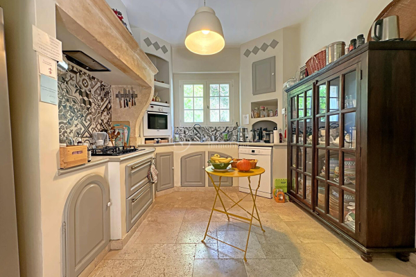 Maison de luxe à vendre à Cadenet, 840 000 €, Photo 5