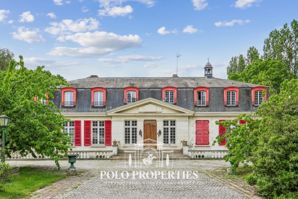 Luxury House for sale in Saint-Martin-en-Bière, 3 700 000 €, Photo 1