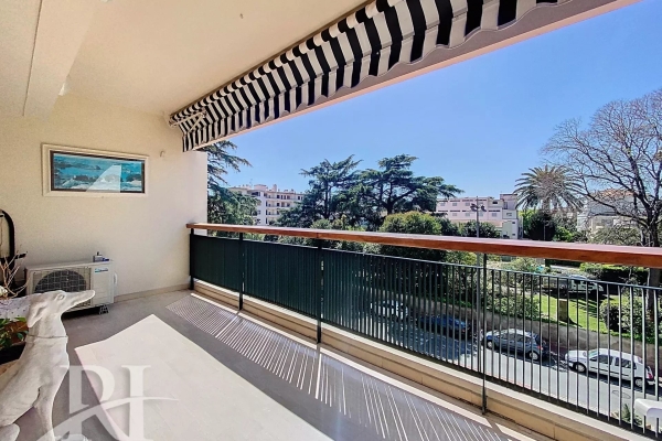 Luxury Apartment for sale in Cannes, 569 000 €, Photo 1