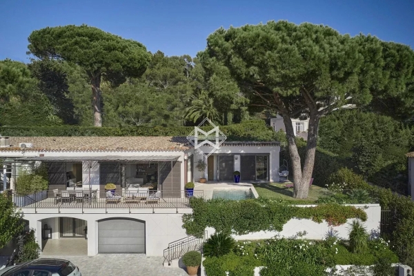 Luxury House for rental in Saint-Tropez, 27 000 €, Photo 1