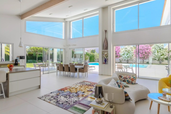 Maison de luxe à vendre à Saint-Cyr-sur-Mer, 2 900 000 €, Photo 2
