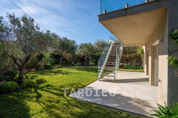 Luxury House for sale in Cavalaire-sur-Mer, 1 950 000 €, Photo 3
