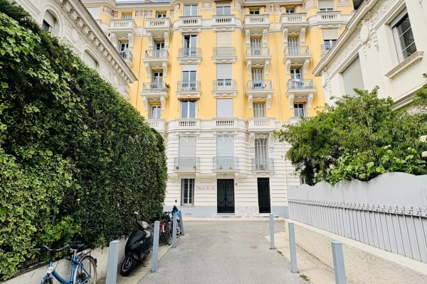 Appartement de luxe à vendre à Nice, 450 000 €, Photo 1