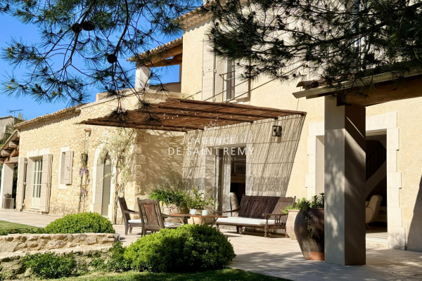 Maison de luxe à vendre à Saint-Rémy-de-Provence, 2 520 000 €, Photo 1